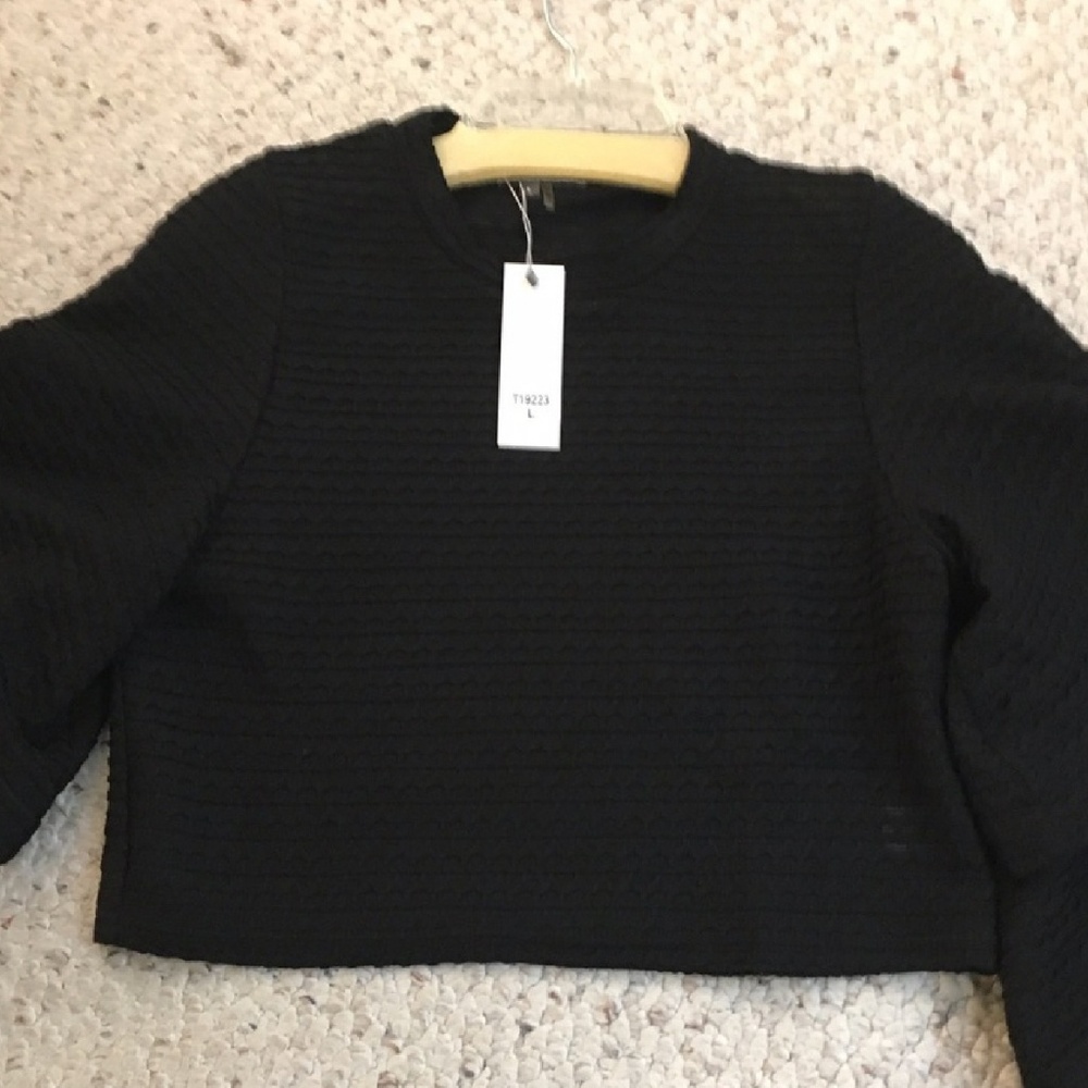 Gracia crop top with voluminous sleeves